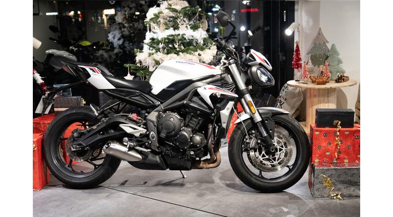 TRIUMPH STREET TRIPLE 660 S A2