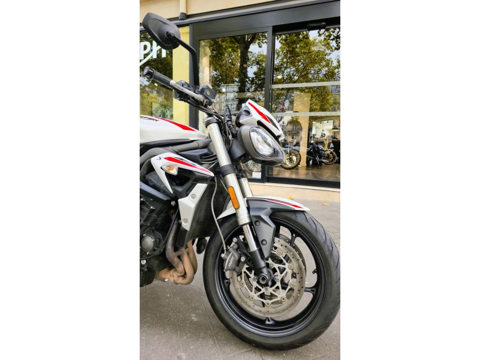 TRIUMPH STREET TRIPLE 660 S A2