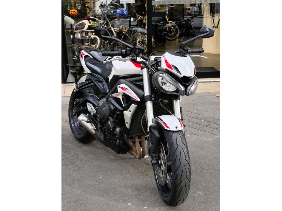TRIUMPH STREET TRIPLE 660 S A2