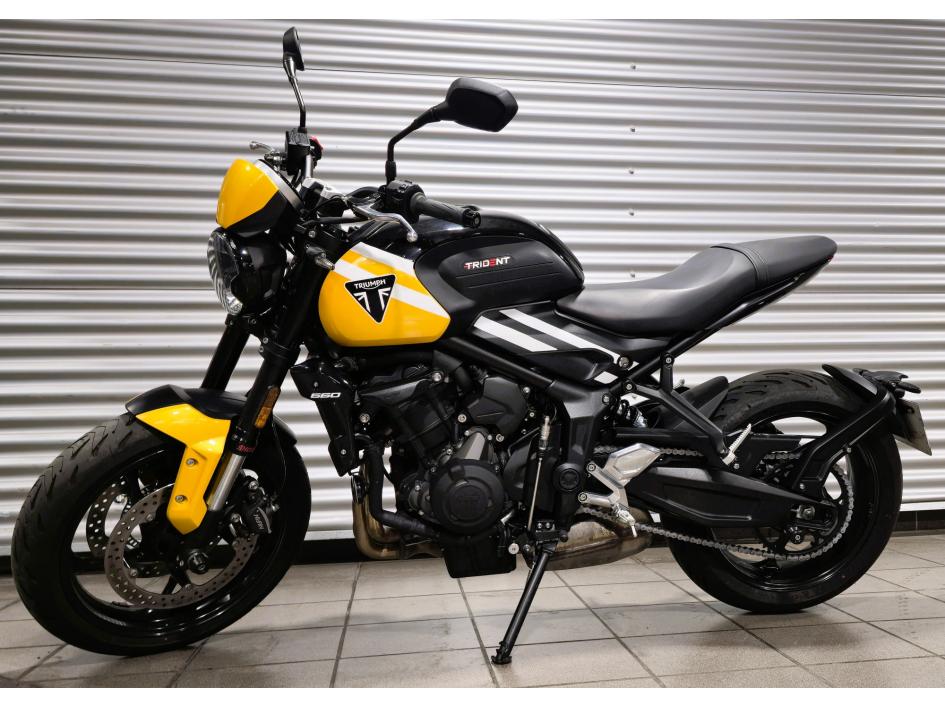TRIUMPH TRIDENT 660