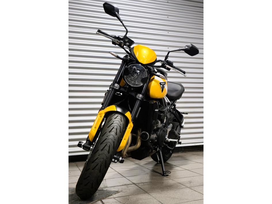 TRIUMPH TRIDENT 660