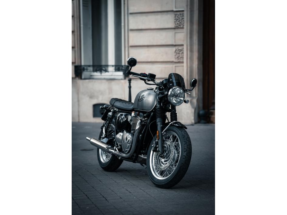 BONNEVILLE T 120 ELYSEE PARIS
