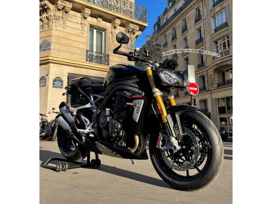 SPEED TRIPLE RS ZARD